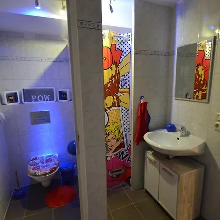 Apartment *top*pop Art Style*infrarot*netflix*nespresso* *